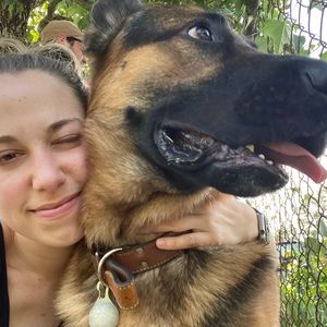 Meet your Posher, Alexandra